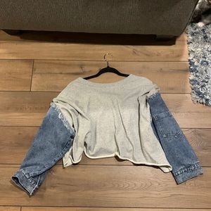 Cropped crew with denim sleeve, great condition
